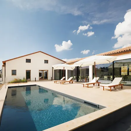 Castel Bricon مزرعة للإقامة *