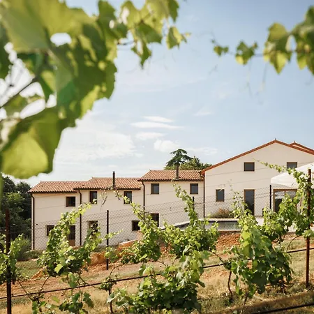 Farm stay Castel Bricon *