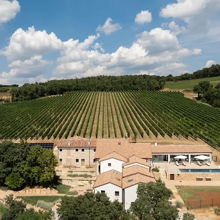 Farm stay Castel Bricon